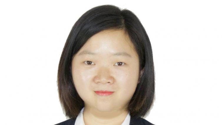 <div class="col-md-7" style="padding:0 20px 0 0;"> 								<h3>覃晴</h3> 								<p>中鐵二十三局集團有限公司共享中心<br />高級會計師</p> 							</div><p class="description">2017年很榮幸代表中鐵二十三局集團公司財務人員，單槍匹馬闖入了全國建筑業財稅知識競賽并取得了個人銀獎。</p>