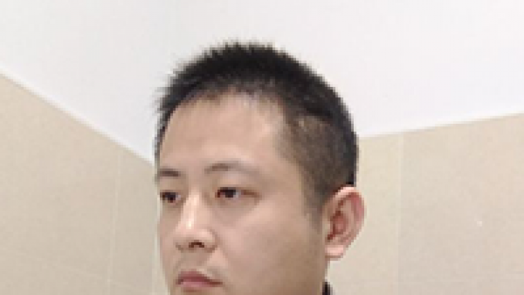 <div class="col-md-7" style="padding:0 20px 0 0;"> 								<h3>呂小鋒</h3> 								<p>中國核工業(yè)華興建設(shè)有限公司<br /><br /></p> 							</div><p class="description">十分有幸參加了2017年第一屆建筑業(yè)財(cái)稅知識(shí)競賽，并一路走到?jīng)Q賽，取得團(tuán)隊(duì)銀獎(jiǎng)的好成績。這次競賽開闊了我的眼界，</p>