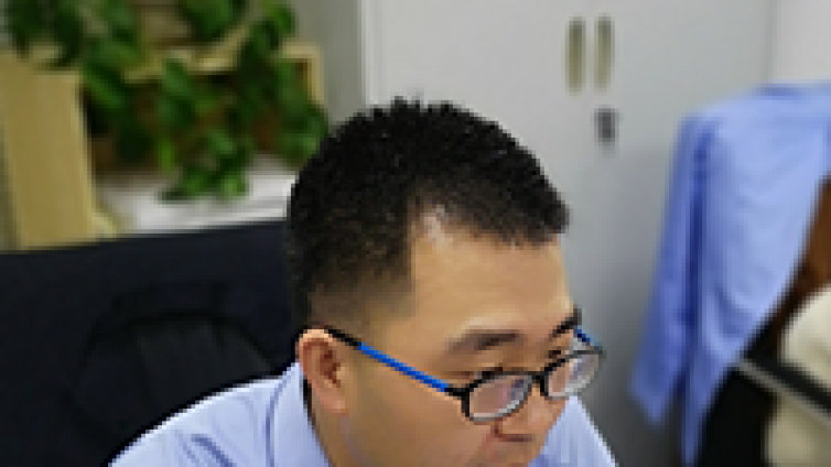<div class="col-md-7" style="padding:0 20px 0 0;"> 								<h3>王永華</h3> 								<p>中國核工業(yè)華興建設(shè)有限公司<br /><br /></p> 							</div><p class="description">又一次財(cái)稅知識(shí)競賽如約而至，作為上次競賽的參與者，內(nèi)心當(dāng)然是百感交集，欣喜于又有一次機(jī)會(huì)去感受比賽的驚心動(dòng)魄，</p>