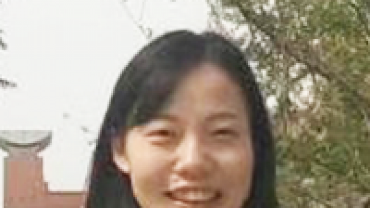 <div class="col-md-7" style="padding:0 20px 0 0;"> 								<h3>曾安如</h3> 								<p>中鐵二局第五工程有限公司<br /><br /><br /></p> 							</div><p class="description">2017年轉(zhuǎn)眼即逝，除了感嘆時(shí)光如梭之外還真不知道他留下了什么。2017年我覺得這一年我的關(guān)鍵詞是考試</p>